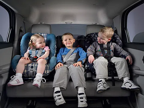 3 điều phụ huynh cần biết để bảo vệ con mình trong xe hơi